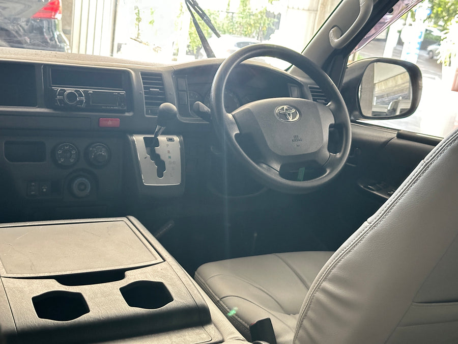 Toyota Commuter 3.0 Auto 2018 ราคาพิเศษ  839,000฿ 1นจ406
