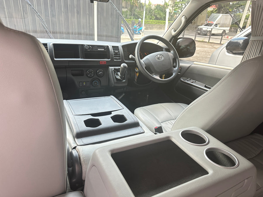 Toyota Commuter 3.0 MT ดีเซล 2018 ราคา 759,000฿ ฮอ 2938