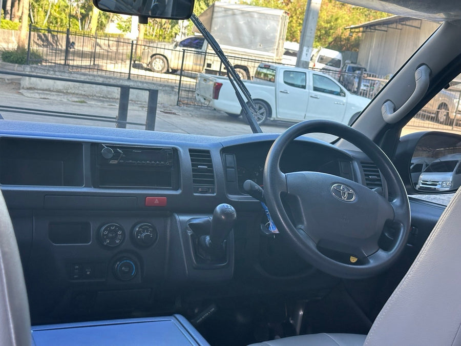 Toyota C0mmuter 3.0 MT 2018 ราคา 839,000฿ ฮอ 3198