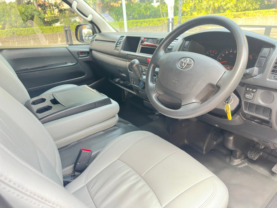 Toyota Commuter 3.0 MT 2018 ราคา 799,000฿  ฮอ3241
