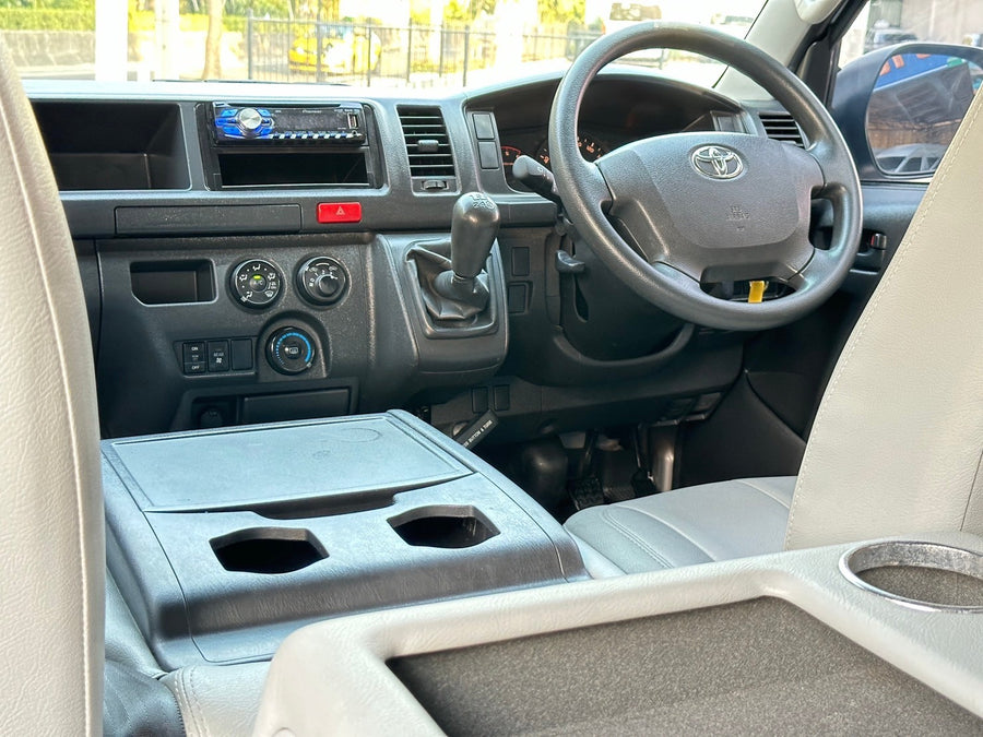 Toyota Commuter 3.0 MT 2018 ราคา 799,000  ฮอ 3428