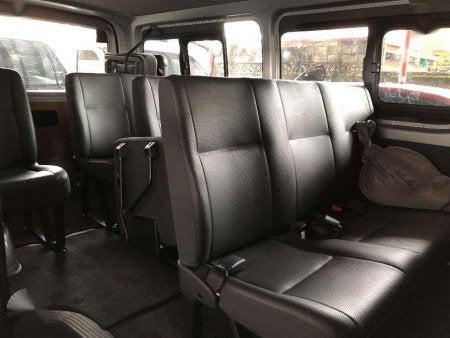 Toyota Commuter  ปรับโฉมใหม่ นั่งสบายกว่าเดิม