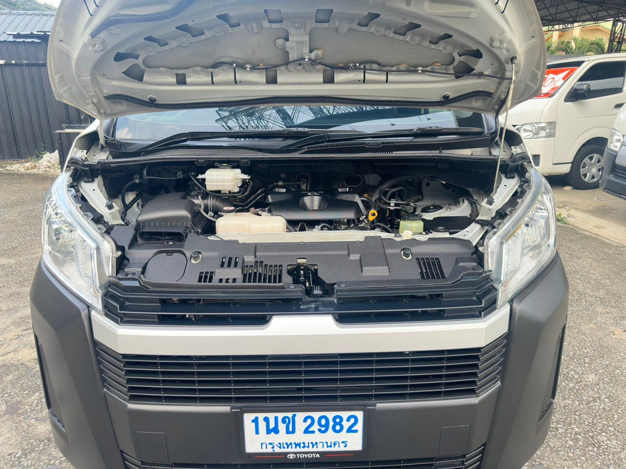 Toyata Hiace GL 2.8 MT 2020 เบาะ 9 ที่นั่ง  ขาย 759,000 ฿ 1นช2982 ขายแล้ว