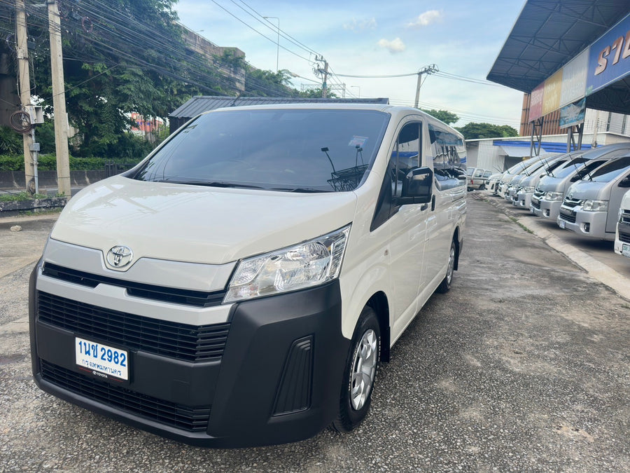 Toyata Hiace GL 2.8 MT 2020 เบาะ 9 ที่นั่ง  ขาย 759,000 ฿ 1นช2982 ขายแล้ว