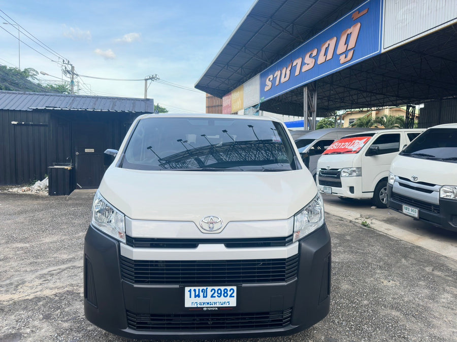 Toyata Hiace GL 2.8 MT 2020 เบาะ 9 ที่นั่ง  ขาย 759,000 ฿ 1นช2982 ขายแล้ว