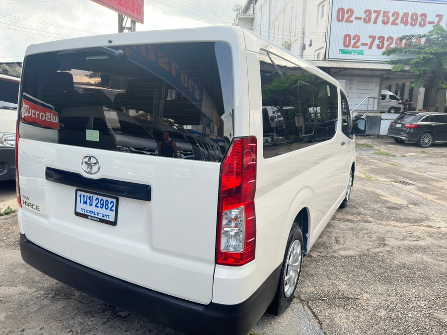 Toyata Hiace GL 2.8 MT 2020 เบาะ 9 ที่นั่ง  ขาย 759,000 ฿ 1นช2982 ขายแล้ว