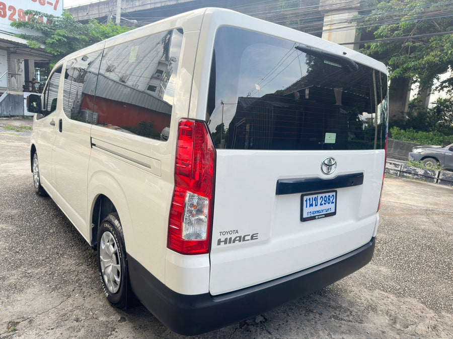 Toyata Hiace GL 2.8 MT 2020 เบาะ 9 ที่นั่ง  ขาย 759,000 ฿ 1นช2982 ขายแล้ว