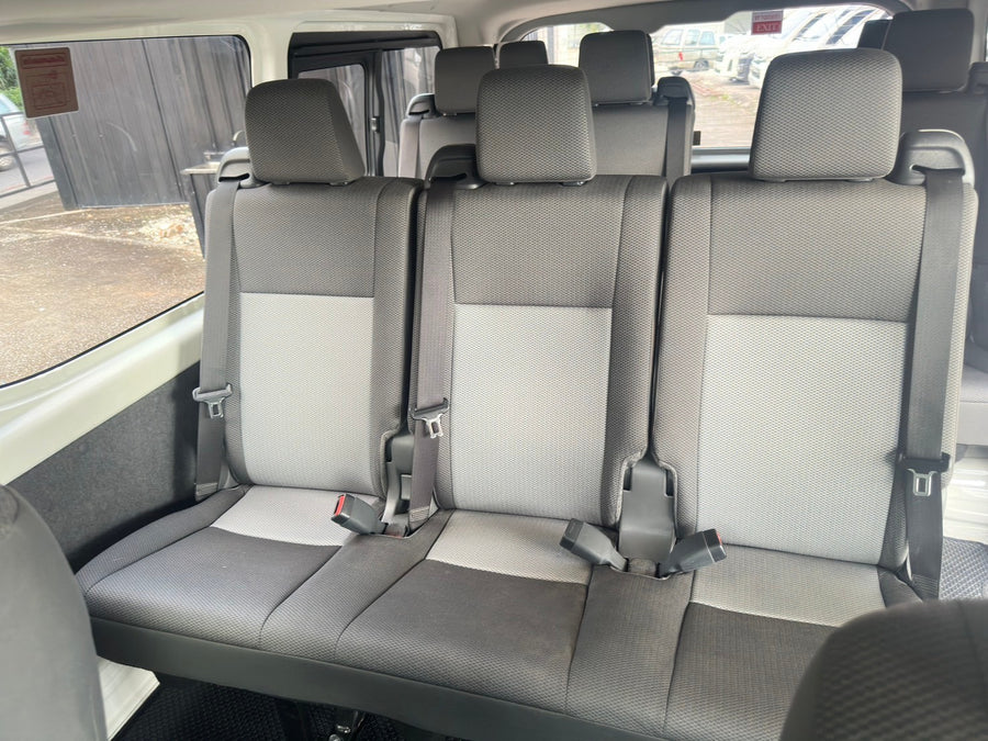 Toyata Hiace GL 2.8 MT 2020 เบาะ 9 ที่นั่ง  ขาย 759,000 ฿ 1นช2982 ขายแล้ว