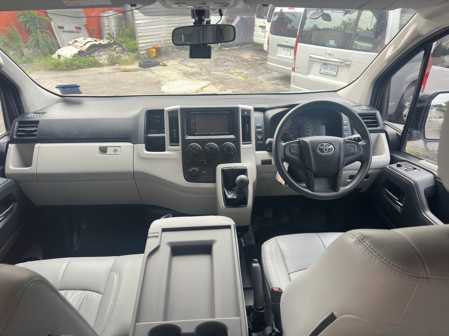 Toyota Commuter 2.8 MT 2020 ขาย 1,090,000  บาท 1นข3151  ขายแล้ว