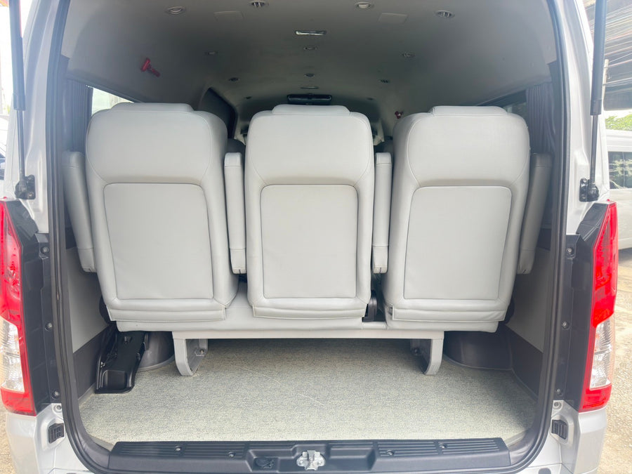 Toyota Commuter 2.8 MT 2020 ขาย 1,090,000  บาท 1นข3151  ขายแล้ว