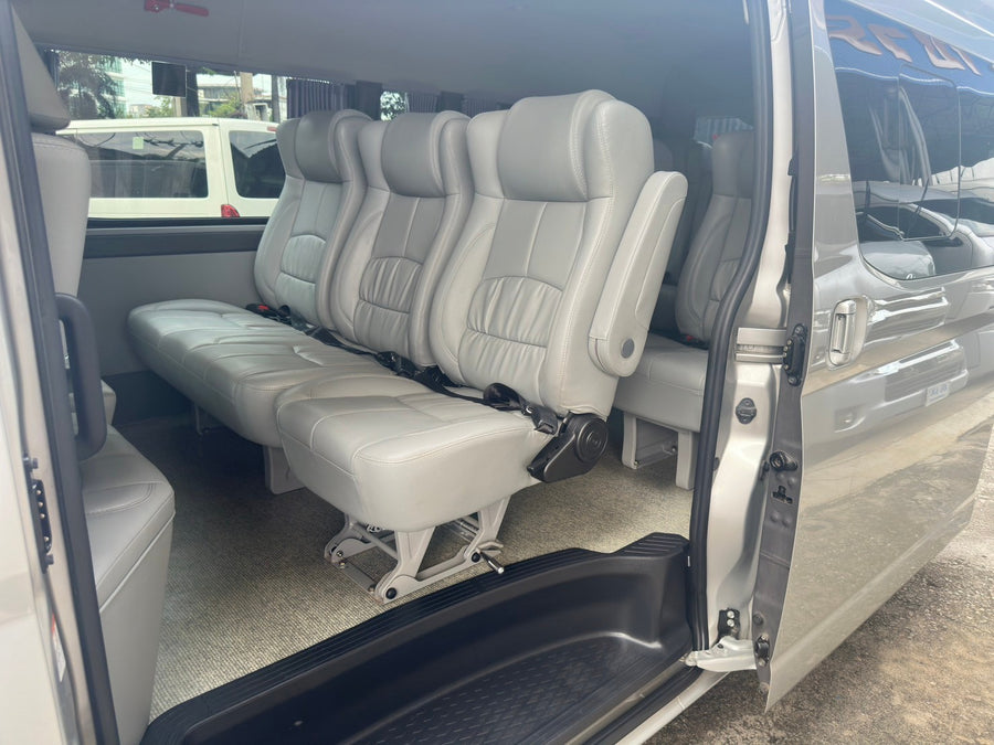 Toyota Commuter 2.8 MT 2020 ขาย 1,090,000  บาท 1นข3151  ขายแล้ว