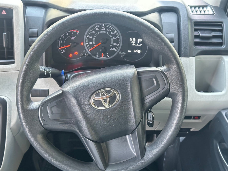 Toyota Commuter 2.8 Auto ปี 2020 ขาย 1,170,000 ฿ 1นข3365