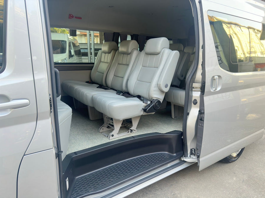 Toyota Commuter 2.8 Auto ปี 2020 ขาย 1,170,000 ฿ 1นข3365