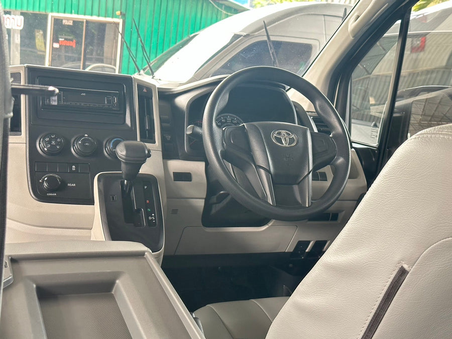 Toyota Commuter 2.8 Auto 2021 ราคา 1,190,000 1นค3510