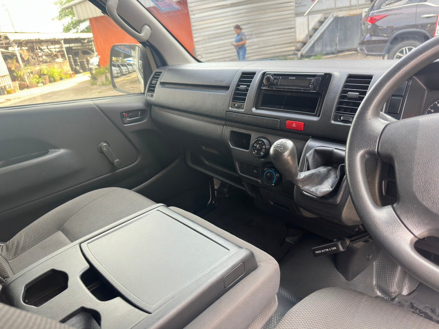 Toyota Hiace 3.0 MT 2019 (โม่งน้อย) ราคา 499,000฿ 2ฒผ 7825