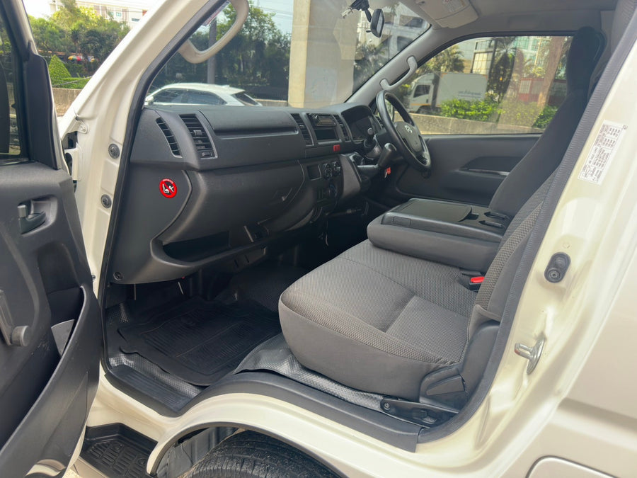 Toyota Hiace 3.0 MT 2019 (โม่งน้อย) ราคา 499,000฿ 2ฒผ 7825