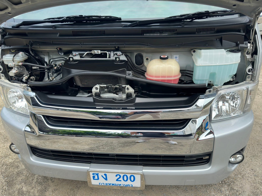 Toyota Commuter 3.0 MT 2018 ราคา 799,000฿ ฮง 200