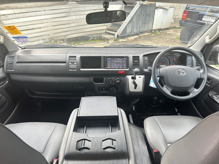 Toyota Commuter 3.0 Auto 2019 ราคา 839,000  ฮฐ 2499