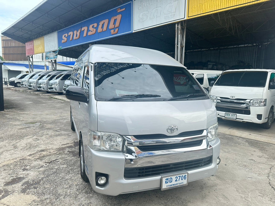 Toyota Commuter 3.0 AT ปี 2018 จด 2019 ราคา 839,000  ฮอ2706