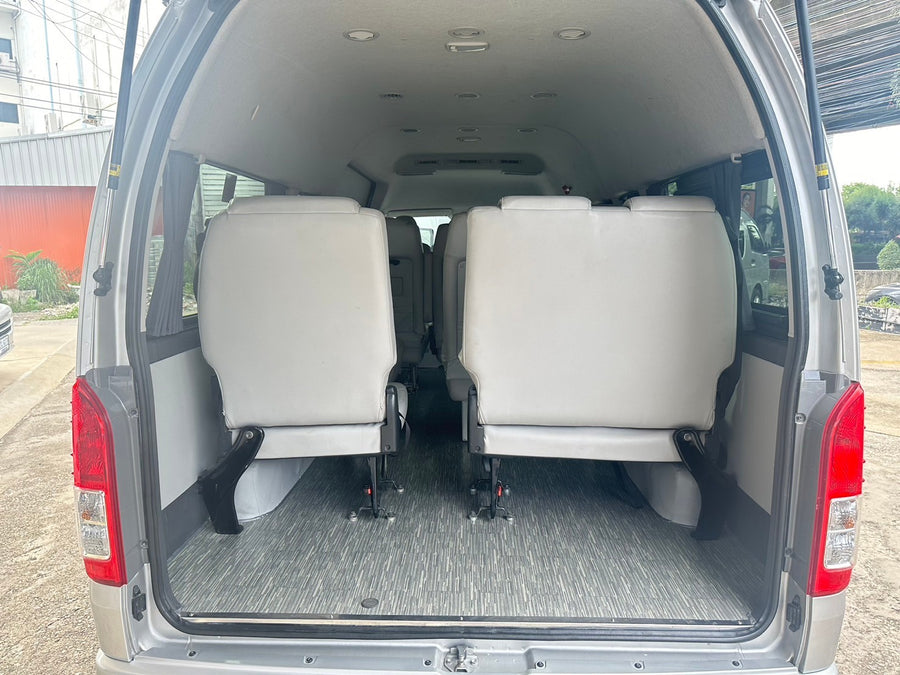 Toyota Commuter 3.0 AT ปี 2018 จด 2019 ราคา 839,000  ฮอ2706