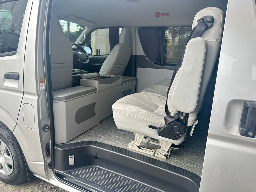 Toyota Commuter 3.0 AT ปี 2018 จด 2019 ราคา 839,000  ฮอ2706