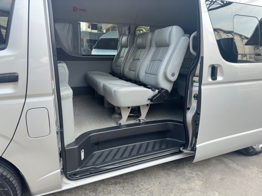 Toyota Commuter 3.0 MT 2018 ราคา 759,000 ฮอ2905