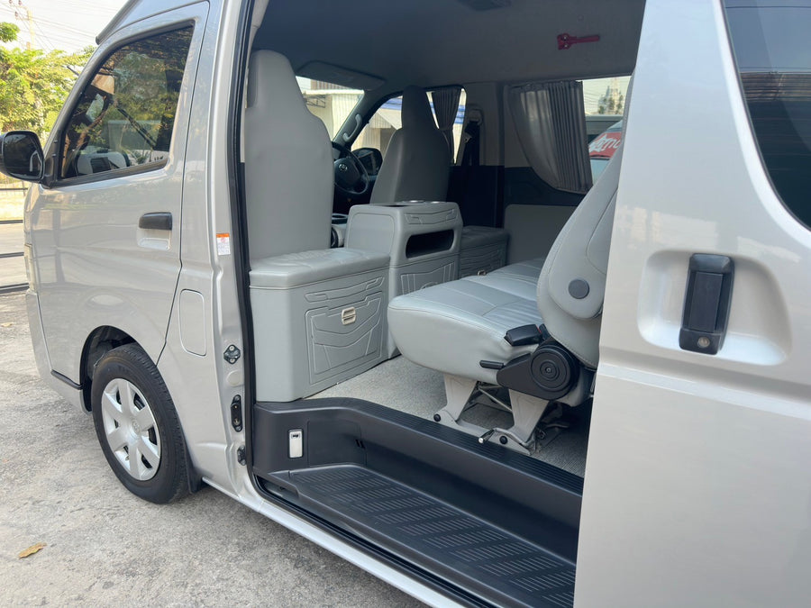 Toyota Commuter 3.0 MT 2018  ฮอ 2938   (ขายแล้ว)