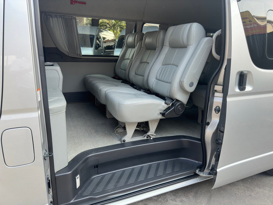 Toyota Commuter 3.0 MT 2018  ฮอ 2938   (ขายแล้ว)