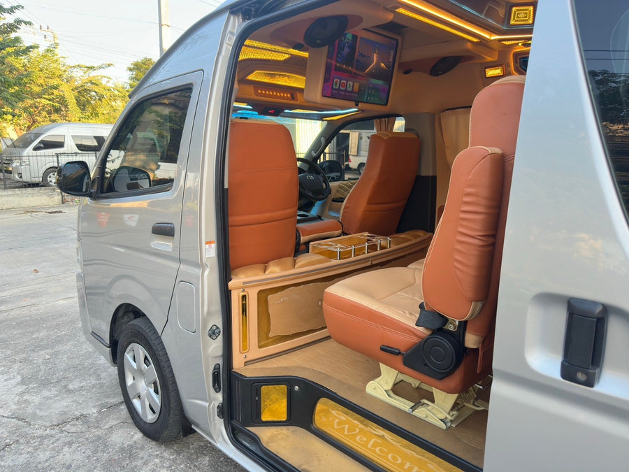 Toyota Commuter 3.0 Auto 2018 VIP ราคา 949,000 ฮอ4423