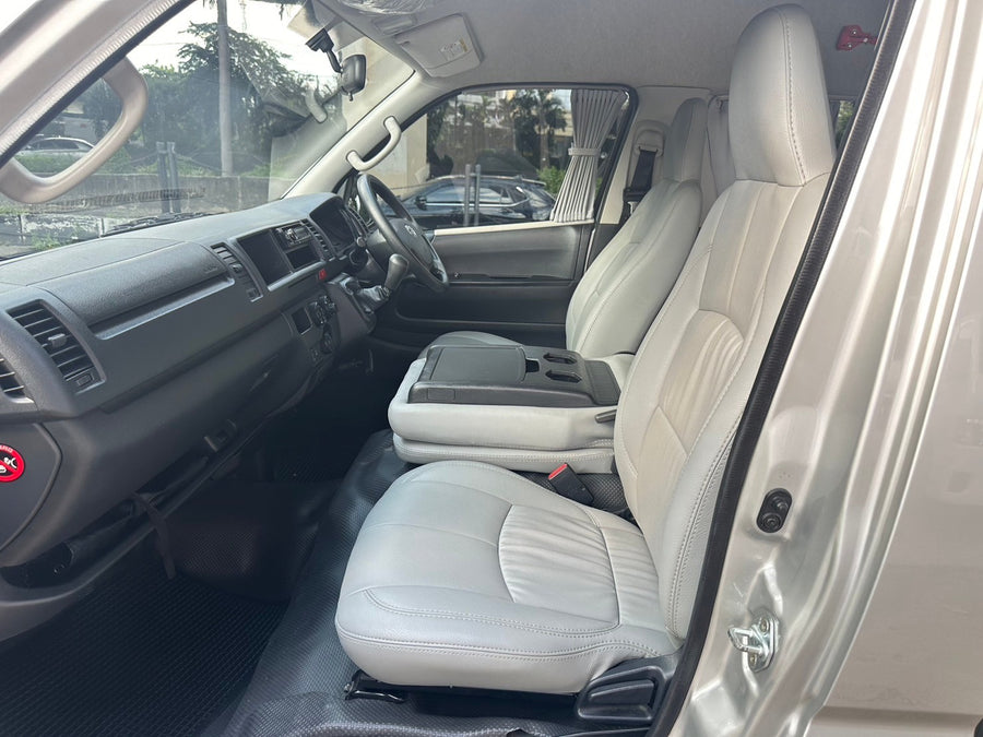 Toyota Commuter 3.0 MT 2019 ไมล์ 3 หมื่นโล แท้ ขาย 819,000 ฮอ 9237
